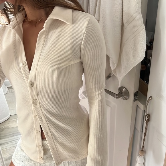 Kittenish Ribbed Cardigan - Picture 2 of 6